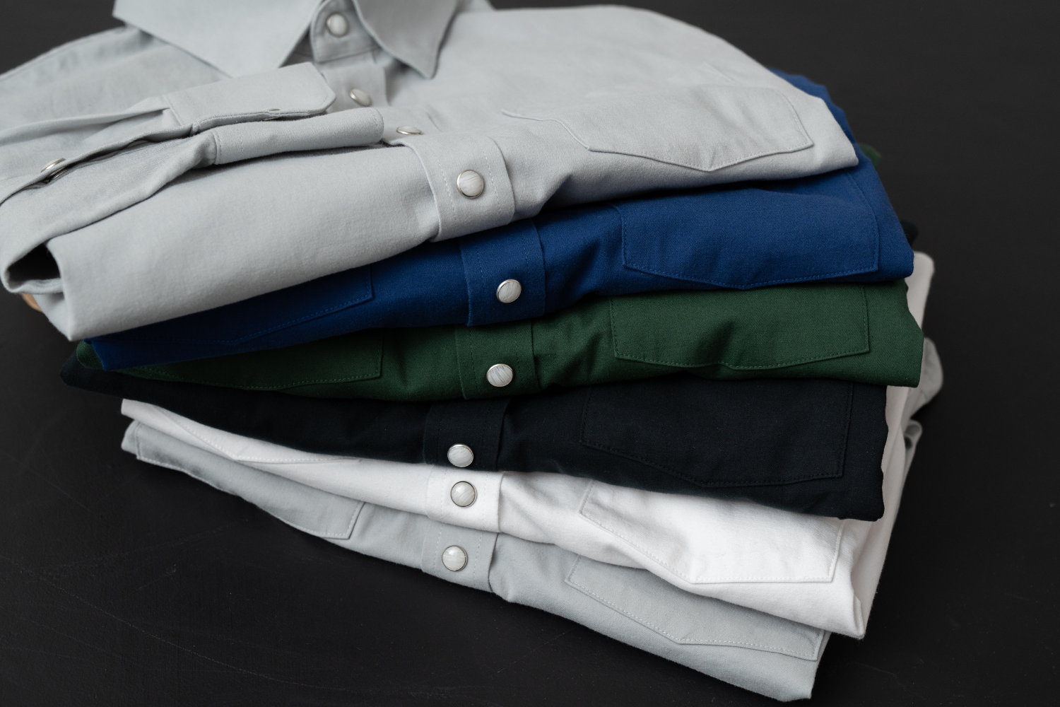 Express Your Unique Style with Snaps Clothing's Trendy Pearl Snap Shirts for Casual Wear